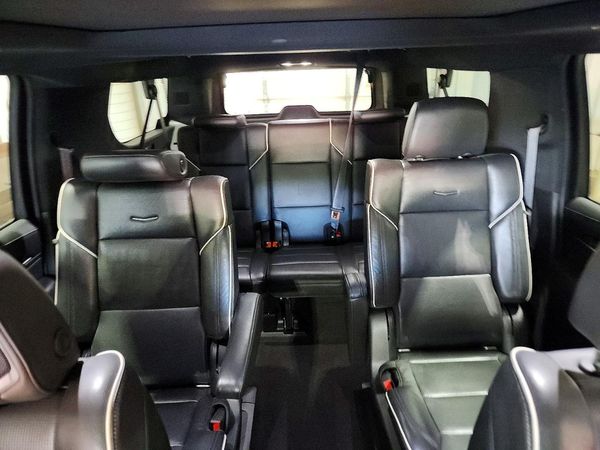 2022 CADILLAC ESCALADE Premium Luxury — SUVN