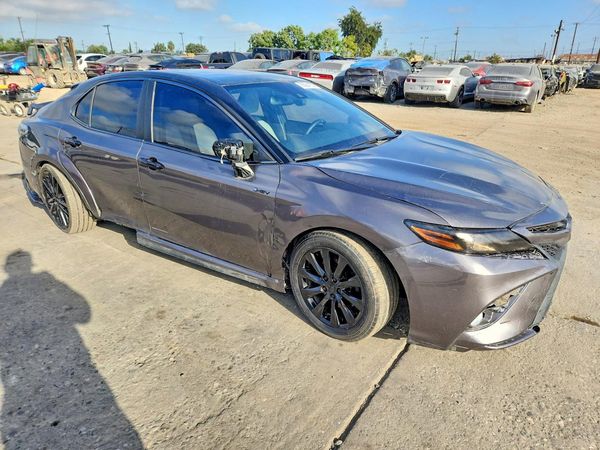 2019 TOYOTA CAMRY SOLA SE/XLE Hybrid — Passenger 3/4