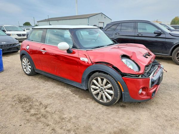 2018 MINI COOPER — Passenger 3/4