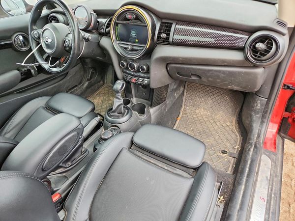 2018 MINI COOPER — CKPT