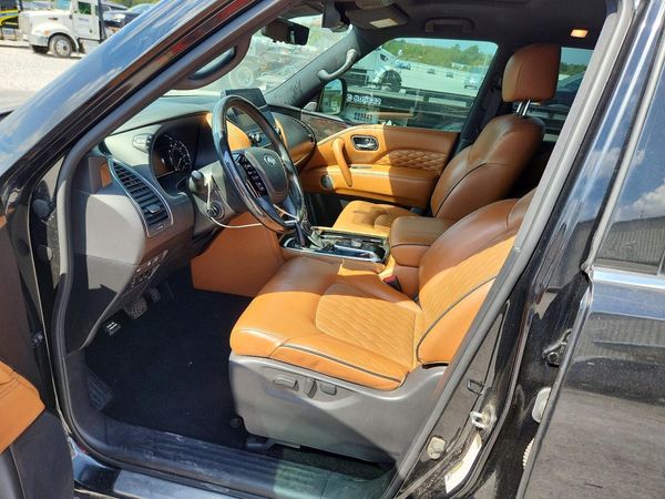 2022 INFINITI QX80 SV — DENT