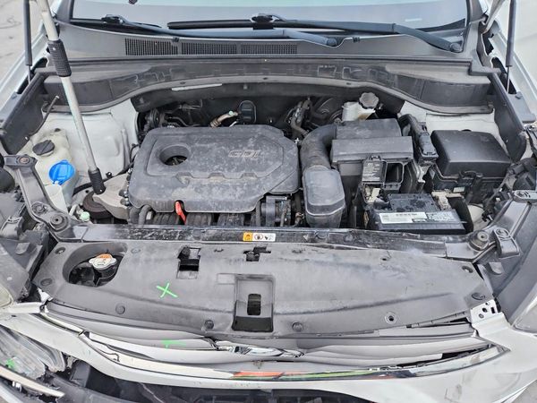 2018 HYUNDAI SANTA FE — Engine bay
