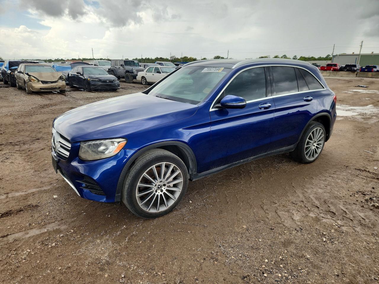 2019 MERCEDES-BENZ GLC-CLASS GLC300 — Front 3/4