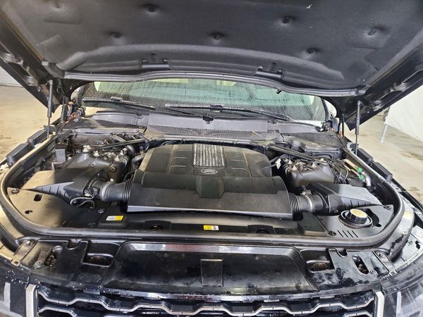 2018 LAND ROVER RANGE ROVER SPORT HSE — Engine bay