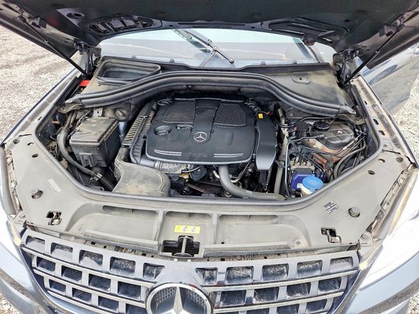 2015 MERCEDES-BENZ M-CLASS ML350 — Engine bay