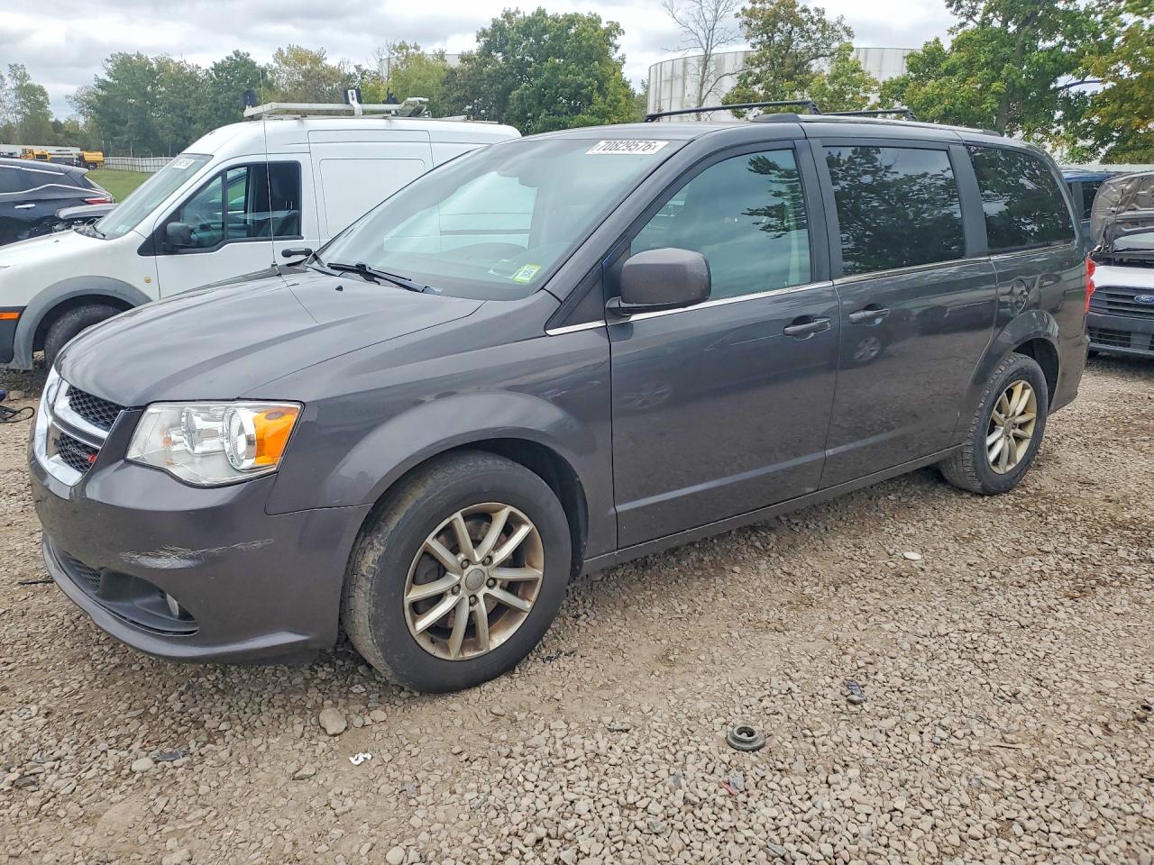 2019 DODGE CARAVAN SXT — Front 3/4