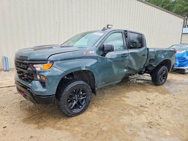2025 CHEVROLET SILVERADO Trail Boss Custom — Front 3/4