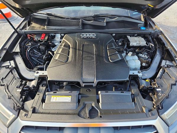 2018 AUDI Q7 quattro Premium Plus — Engine bay