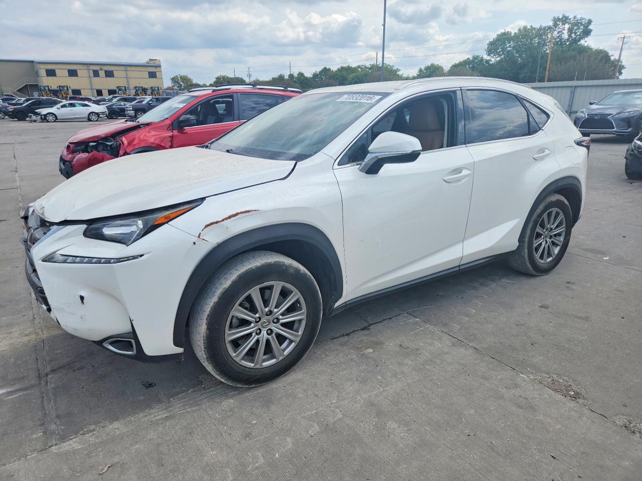 2017 LEXUS NX 200T 200t Luxury — Front 3/4
