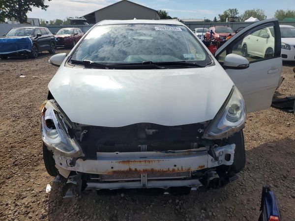 2016 TOYOTA PRIUS — DIRF