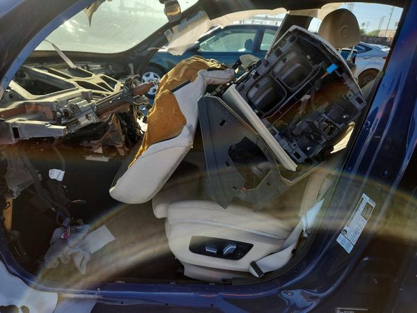 2022 BMW 5 SERIES — DENT