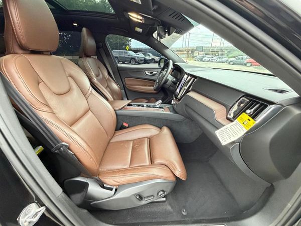 2024 VOLVO XC60