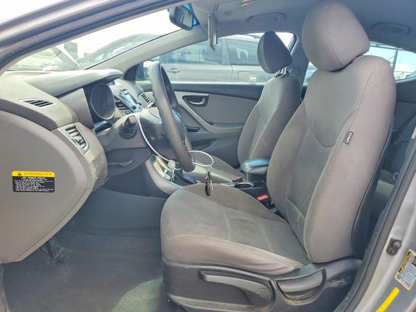 2016 HYUNDAI ELANTRA — DENT