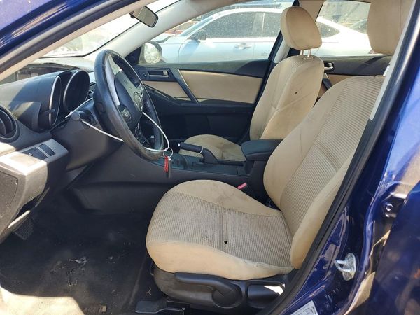 2013 MAZDA 3 Touring/GS — DENT