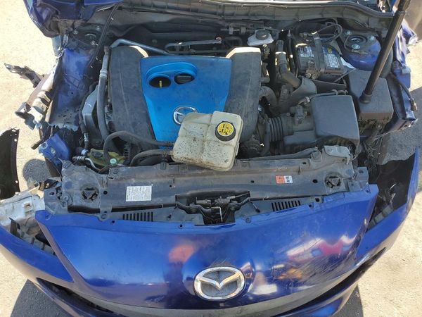 2013 MAZDA 3 Touring/GS — Engine bay