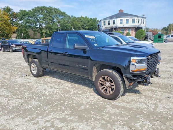 2019 CHEVROLET SILVERADO LT — Passenger 3/4