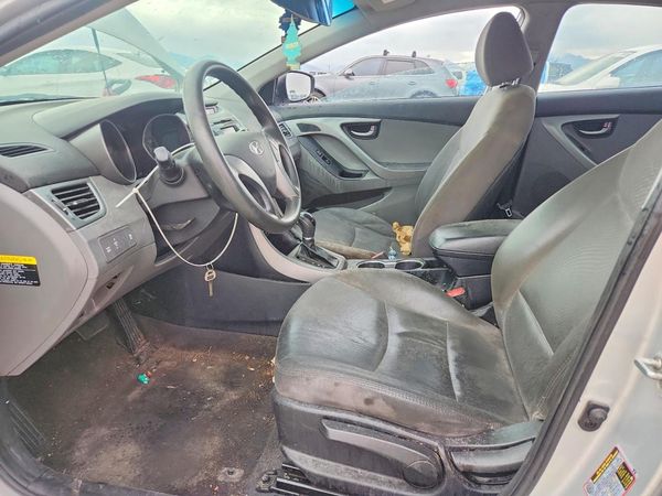 2016 HYUNDAI ELANTRA — DENT