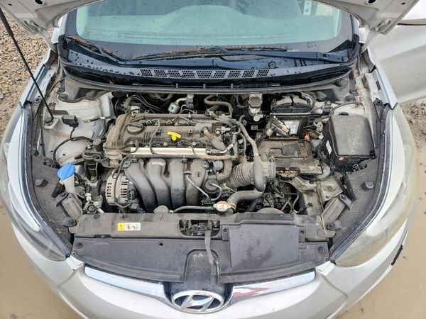 2016 HYUNDAI ELANTRA — Engine bay