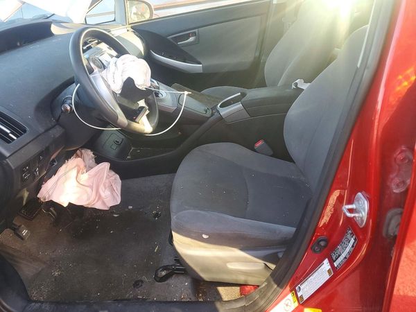 2014 TOYOTA PRIUS — DENT