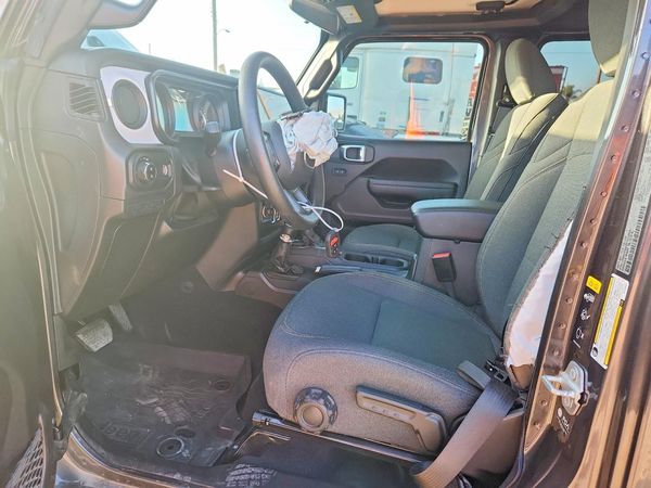 2025 JEEP GLADIATOR Sport — DENT