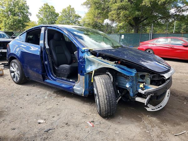 2021 TESLA MODEL Y — Passenger 3/4