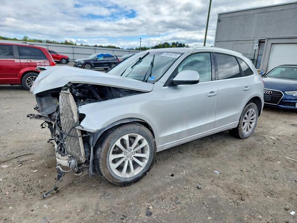2014 AUDI Q5 Premium Plus — Front 3/4