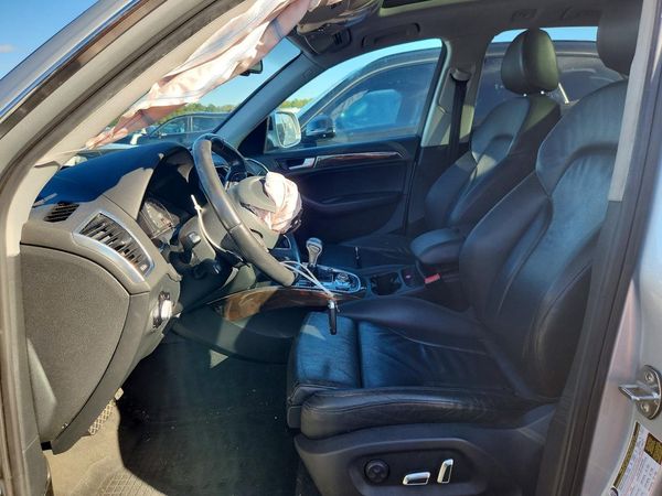 2014 AUDI Q5 Premium Plus — DENT