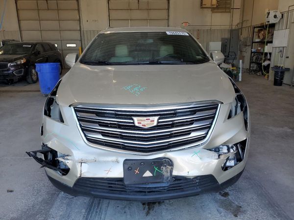 2017 CADILLAC XT5