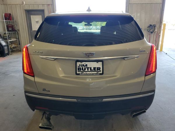 2017 CADILLAC XT5