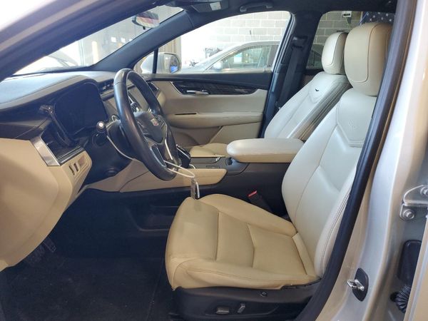 2017 CADILLAC XT5