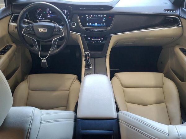 2017 CADILLAC XT5