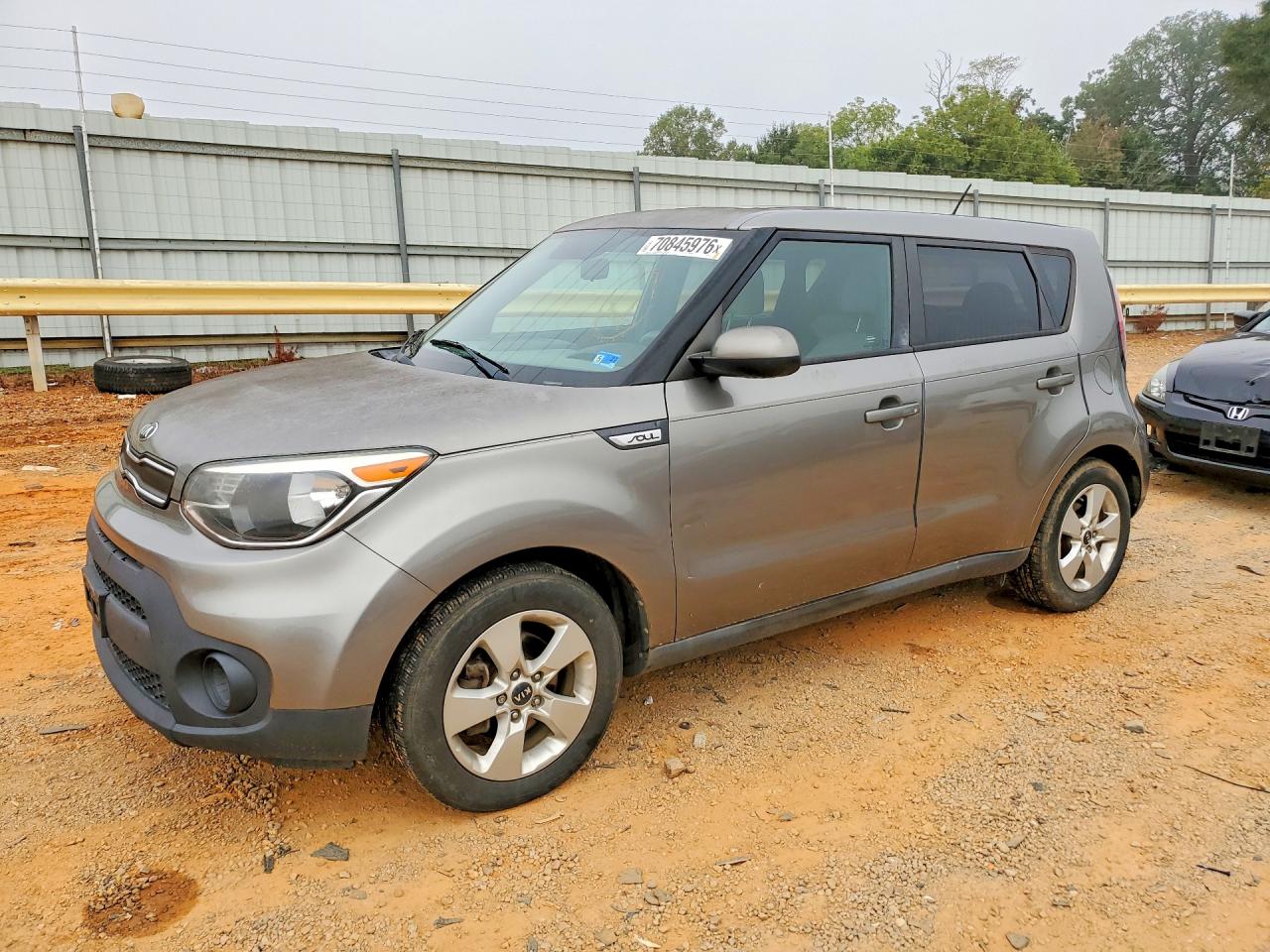 2017 KIA SOUL Base — Front 3/4