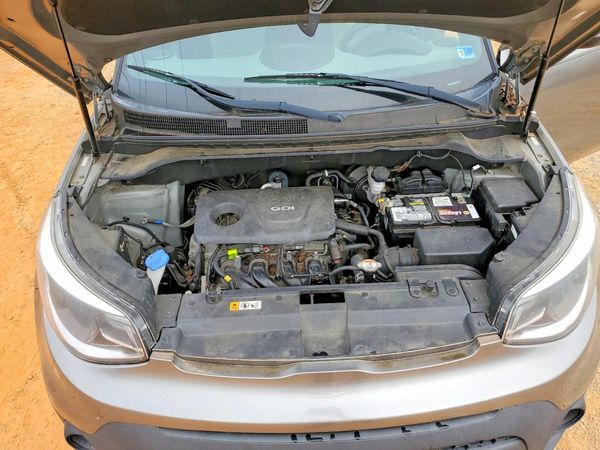 2017 KIA SOUL Base — Engine bay