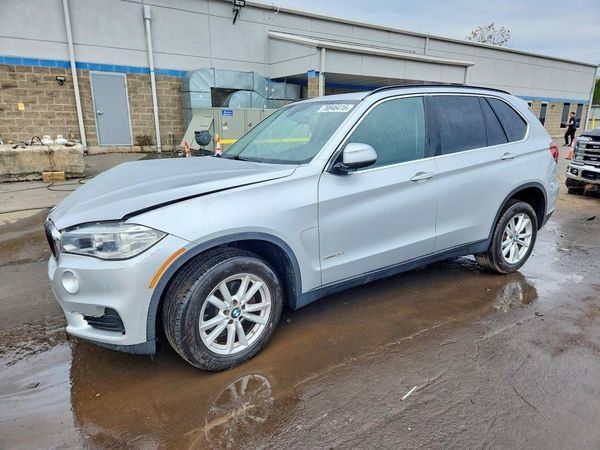 2015 BMW X5 xDrive35i — Front 3/4