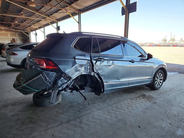 2018 VOLKSWAGEN TIGUAN SE, 4Motion SEL — PSRA