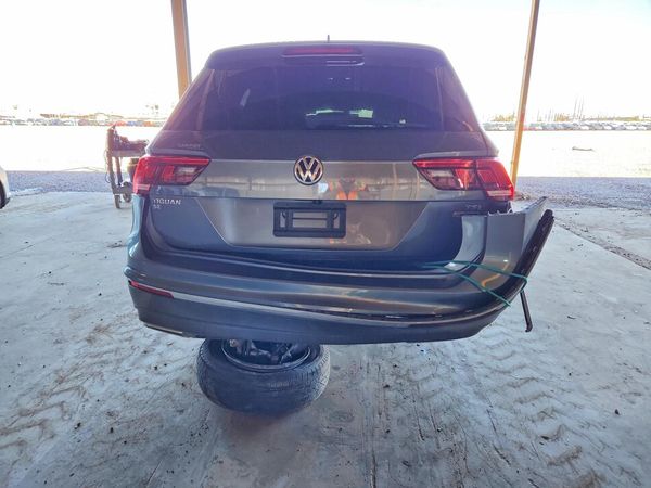 2018 VOLKSWAGEN TIGUAN SE, 4Motion SEL — DIRR