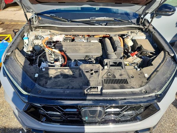 2025 HONDA CRV Sport — Engine bay