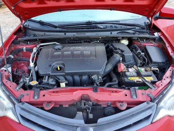 2015 TOYOTA COROLLA L/LE — Engine bay