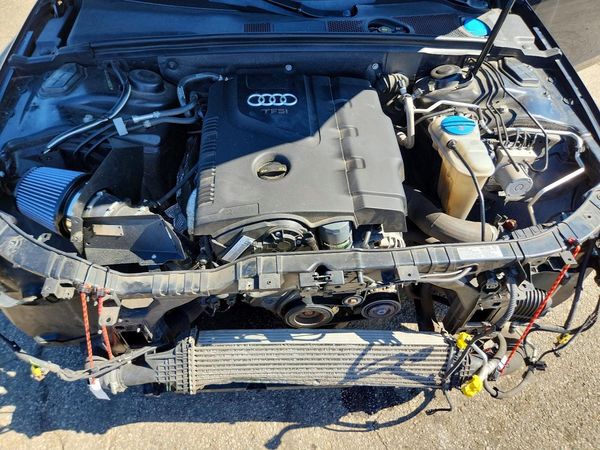 2014 AUDI A4 quattro Premium Plus — Engine bay
