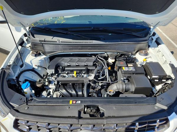 2025 HYUNDAI VENUE SEL, Limited — Engine bay