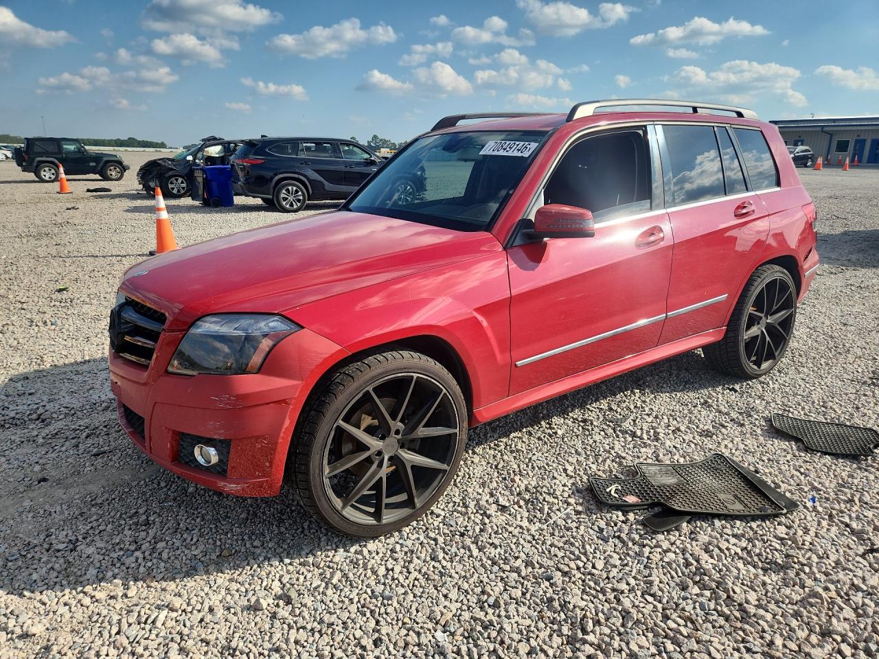 2012 MERCEDES-BENZ GLK GLK350 — Front 3/4