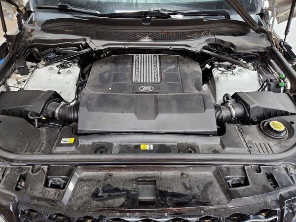 2016 LAND ROVER RANGEROVER HST — Engine bay