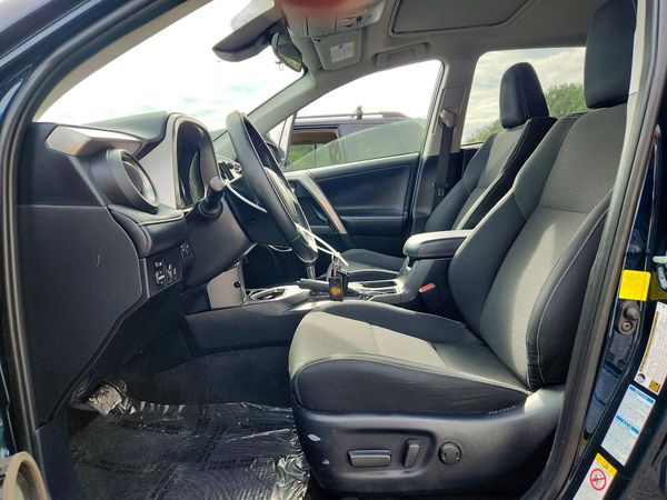 2018 TOYOTA RAV4 Adventure/XLE — DENT