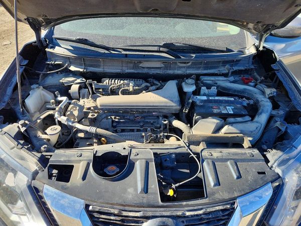 2018 NISSAN ROGUE — Engine bay