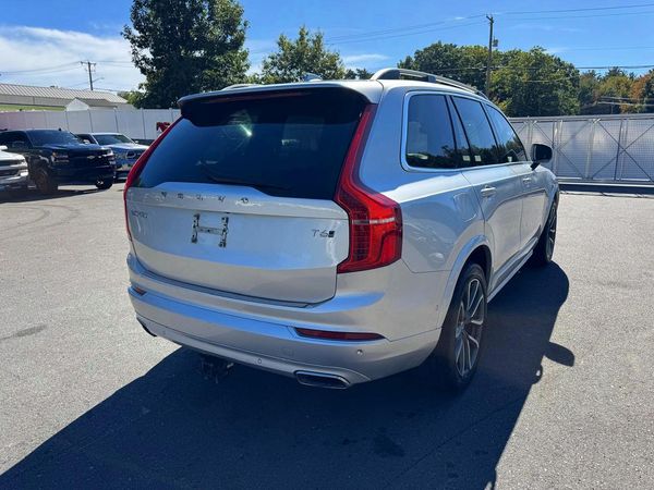 2018 VOLVO XC90 Momentum