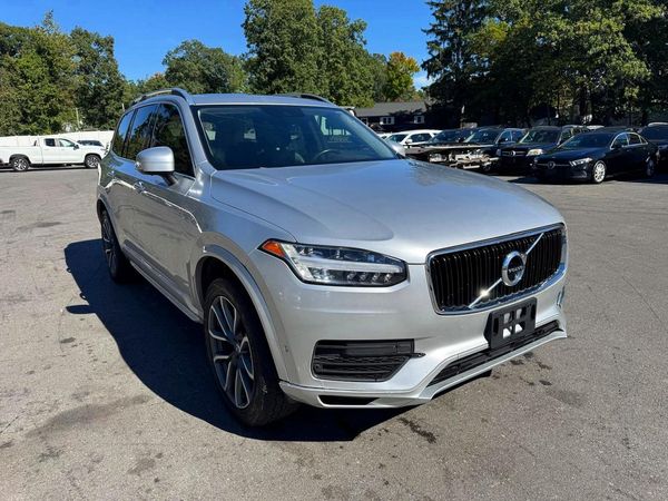 2018 VOLVO XC90 Momentum