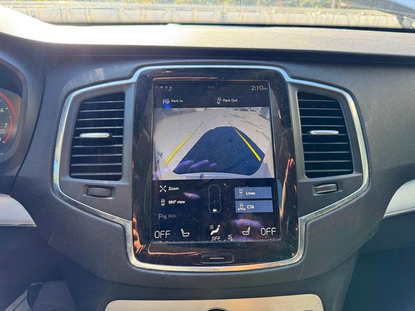 2018 VOLVO XC90 Momentum
