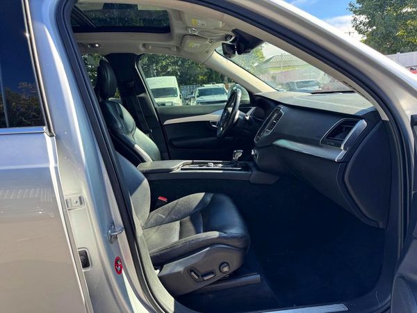 2018 VOLVO XC90 Momentum