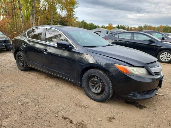 2013 ACURA ILX 20 PREMIUM — Passenger 3/4