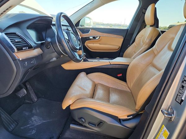 2016 VOLVO XC90 — DENT